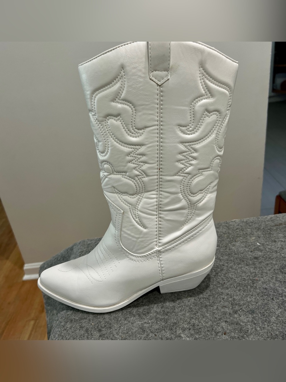 Soda "Reno" White Western Cowboy Boots for Woman Size 8